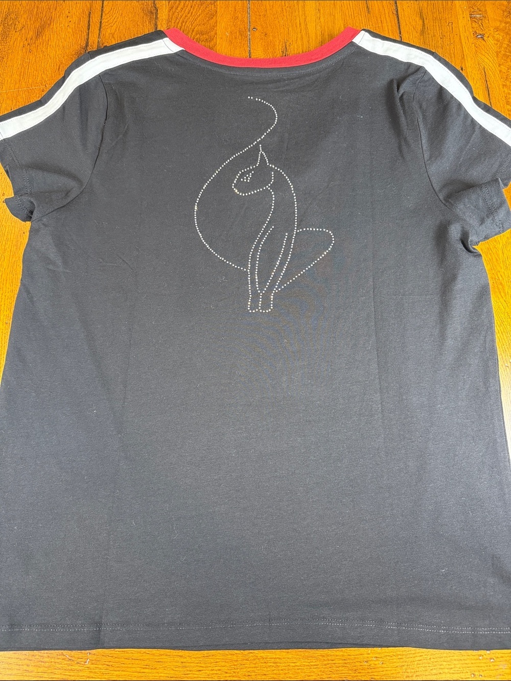 💯Baby Phat Black V-Neck Baseball Tee with Red Trim Size Large